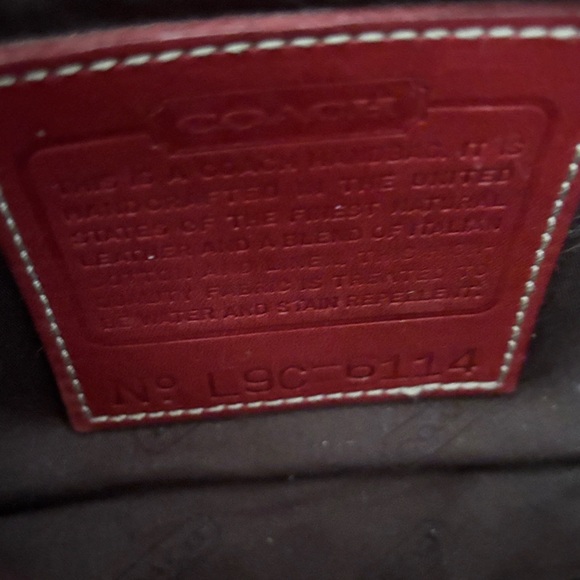 Coach Red Leather and Cream Linen or Canvas Shoulder Bag - Picture 9 of 9